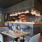 Lofoten Bryggehotell As *