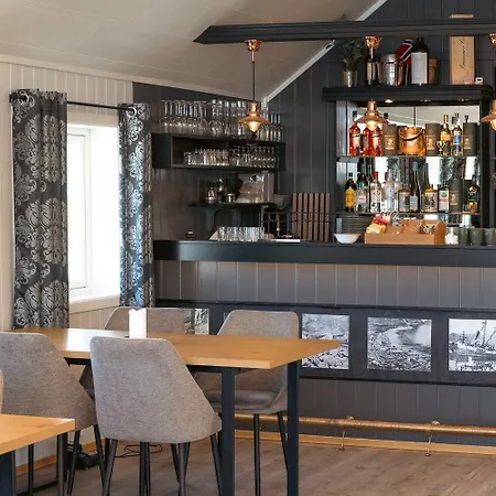 Lofoten Bryggehotell As Hotel